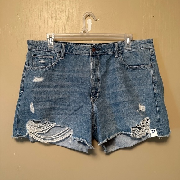 Arizona Plus Size 21 High Rise Cutoff Shorts - Picture 1 of 7